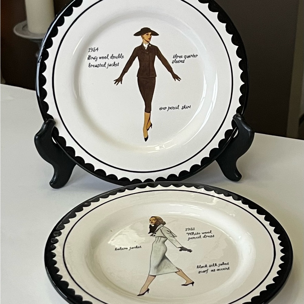 2003 “Paris Fashion” hanging wall plates from Michael Alan Designs set/2